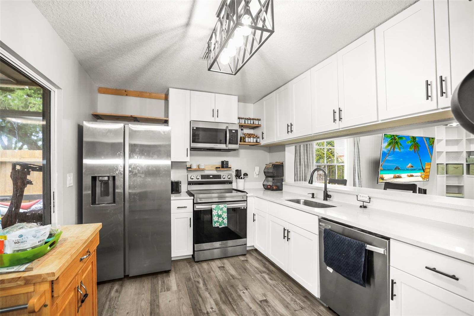 933 HAMILTON CT, PALM HARBOR, FL, 34683
