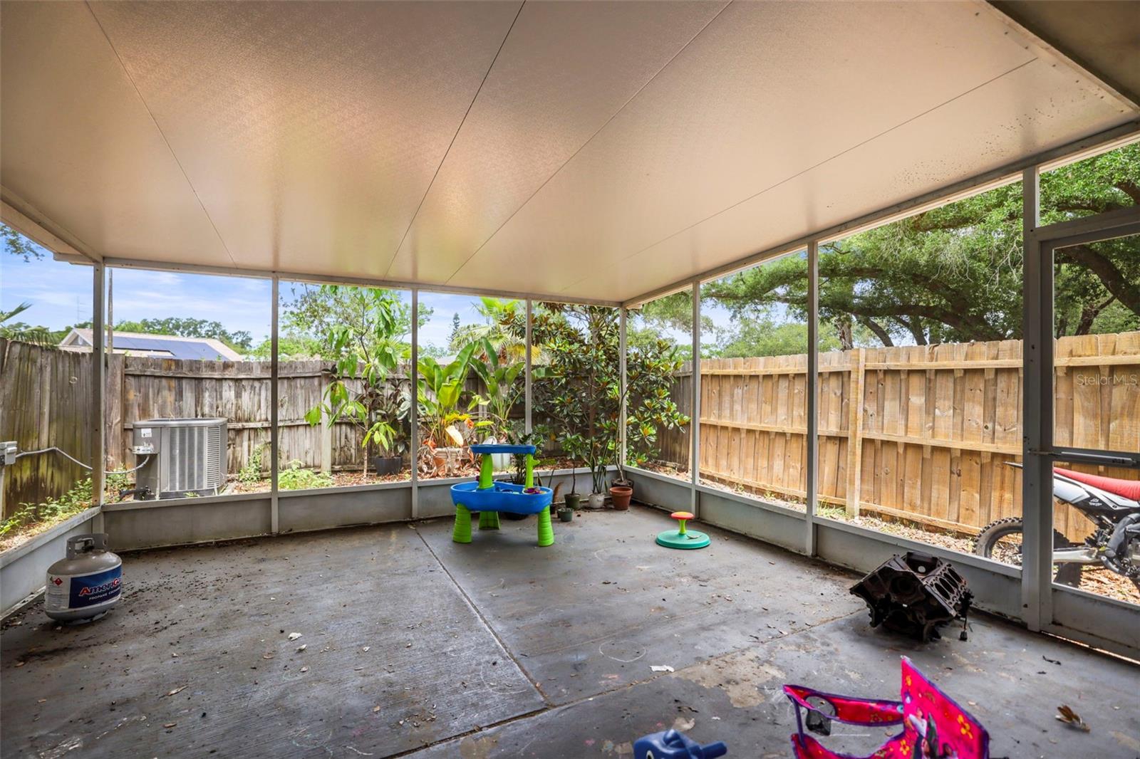 933 HAMILTON CT, PALM HARBOR, FL, 34683