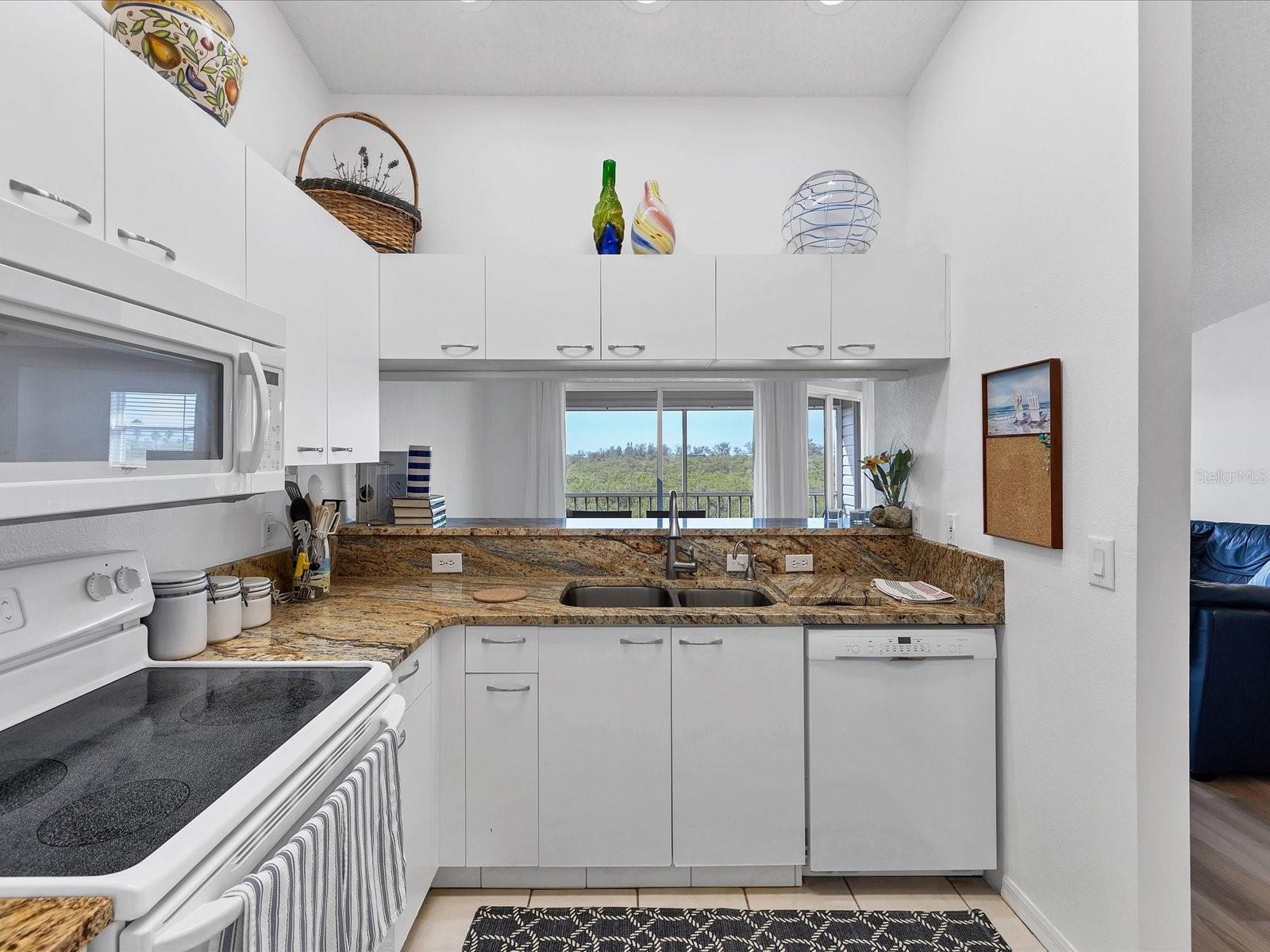 3607 E BAY DR #206, HOLMES BEACH, FL, 34217