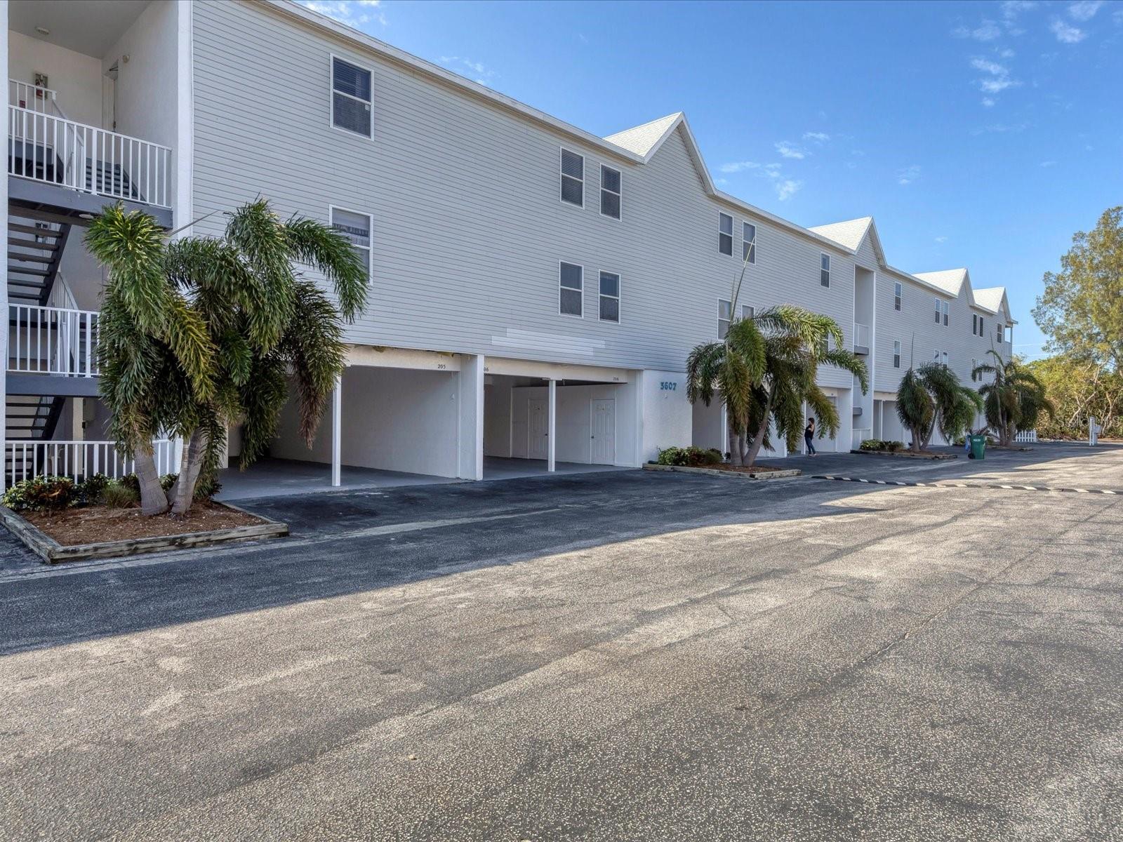 3607 E BAY DR #206, HOLMES BEACH, FL, 34217