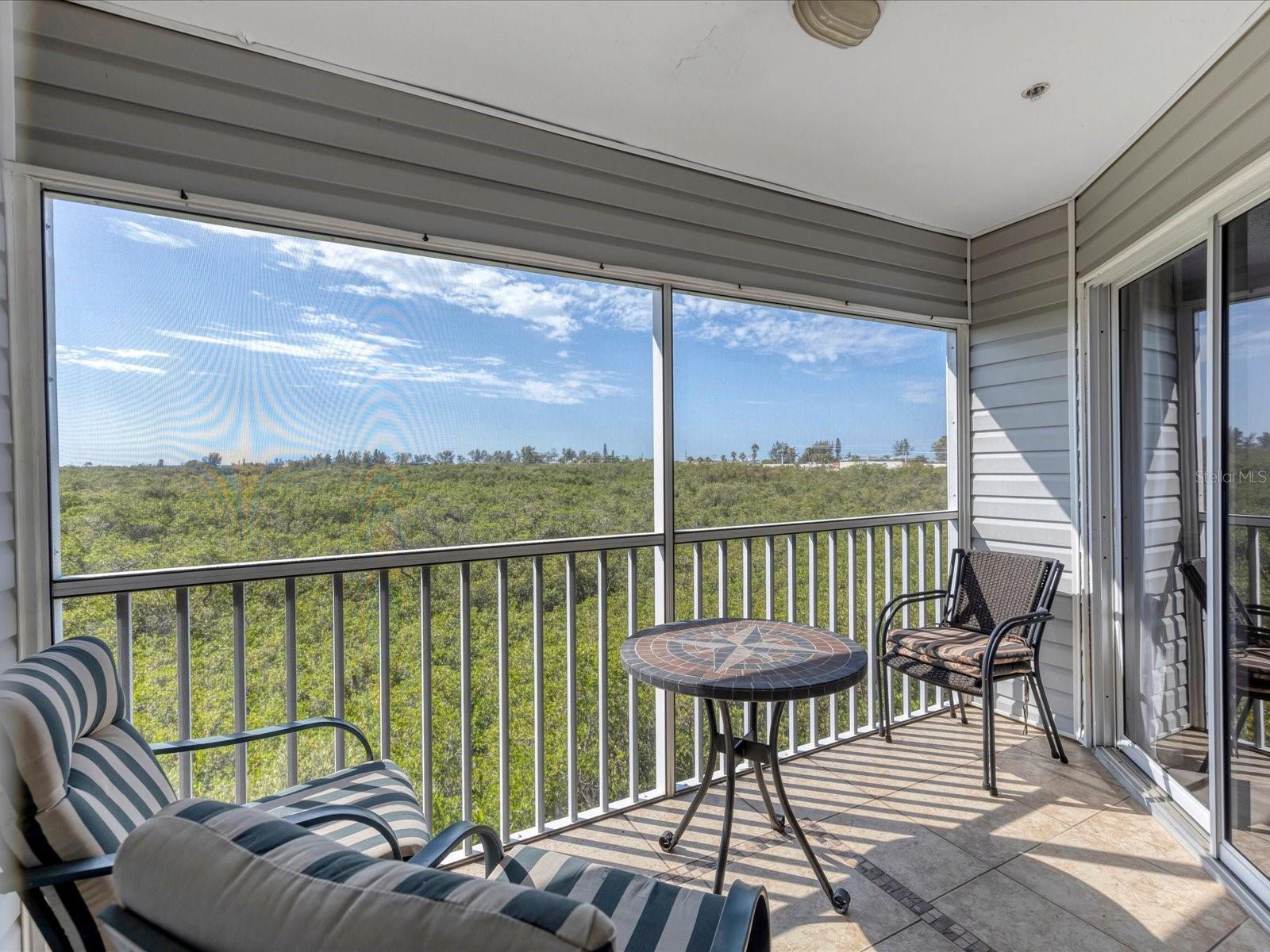 3607 E BAY DR #206, HOLMES BEACH, FL, 34217