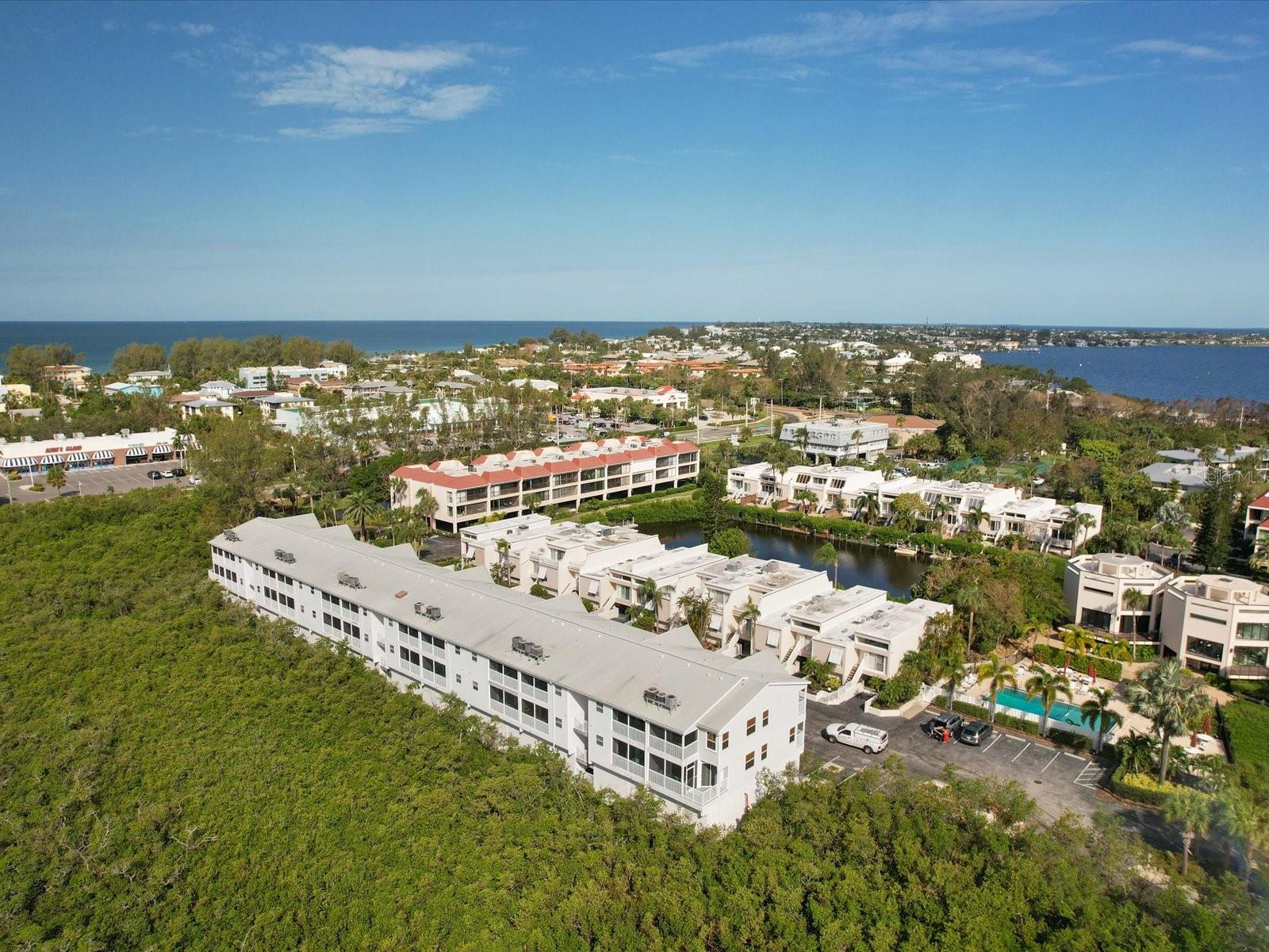 3607 E BAY DR #206, HOLMES BEACH, FL, 34217
