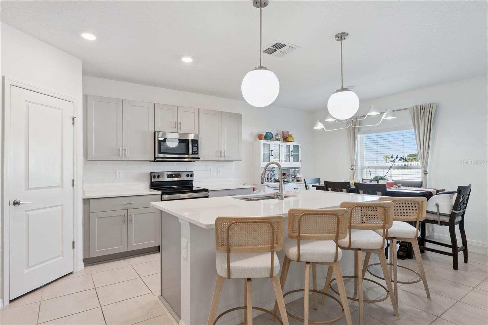 1111 CALICO POINTE CIR, GROVELAND, FL, 34736