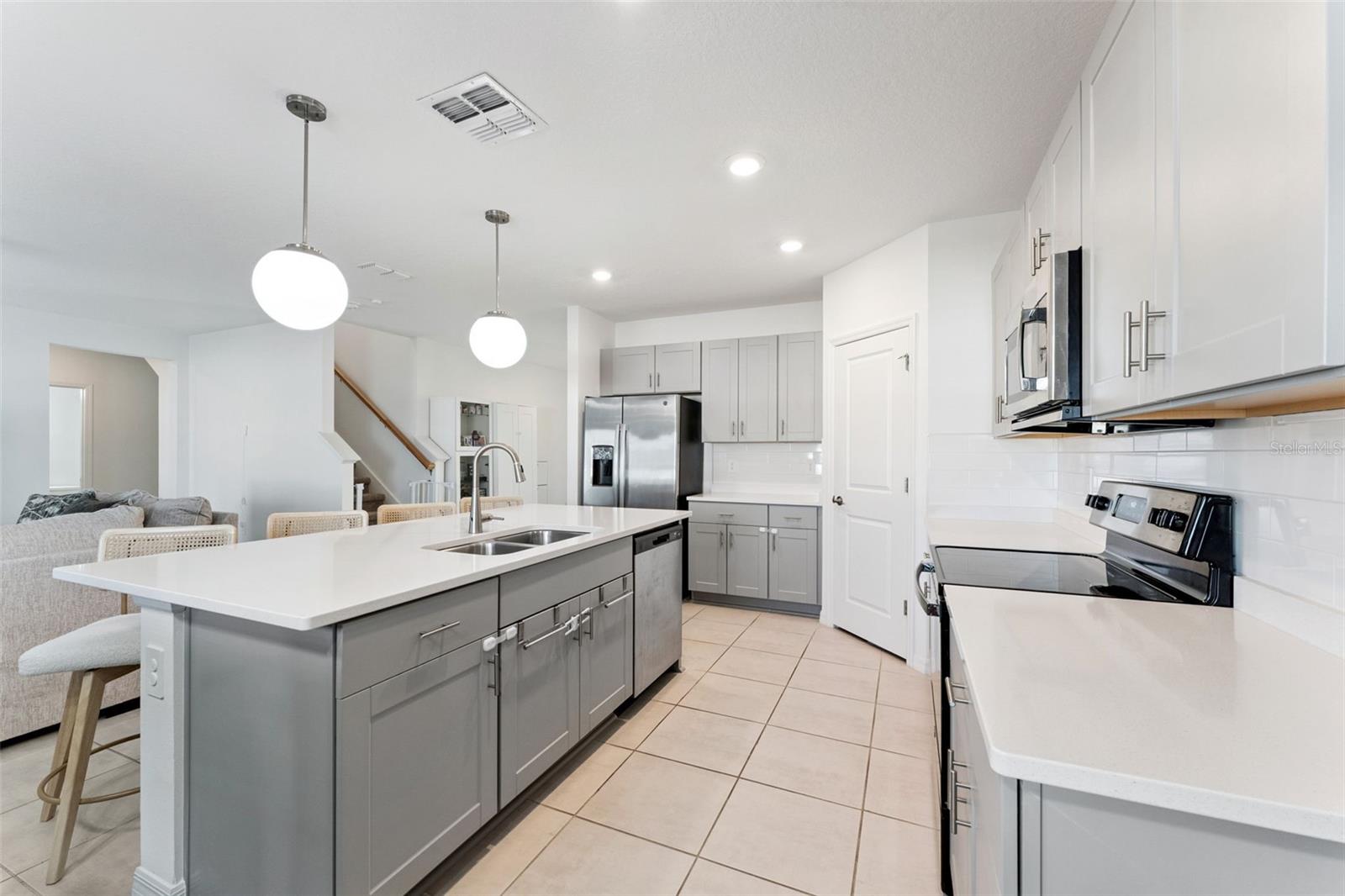 1111 CALICO POINTE CIR, GROVELAND, FL, 34736