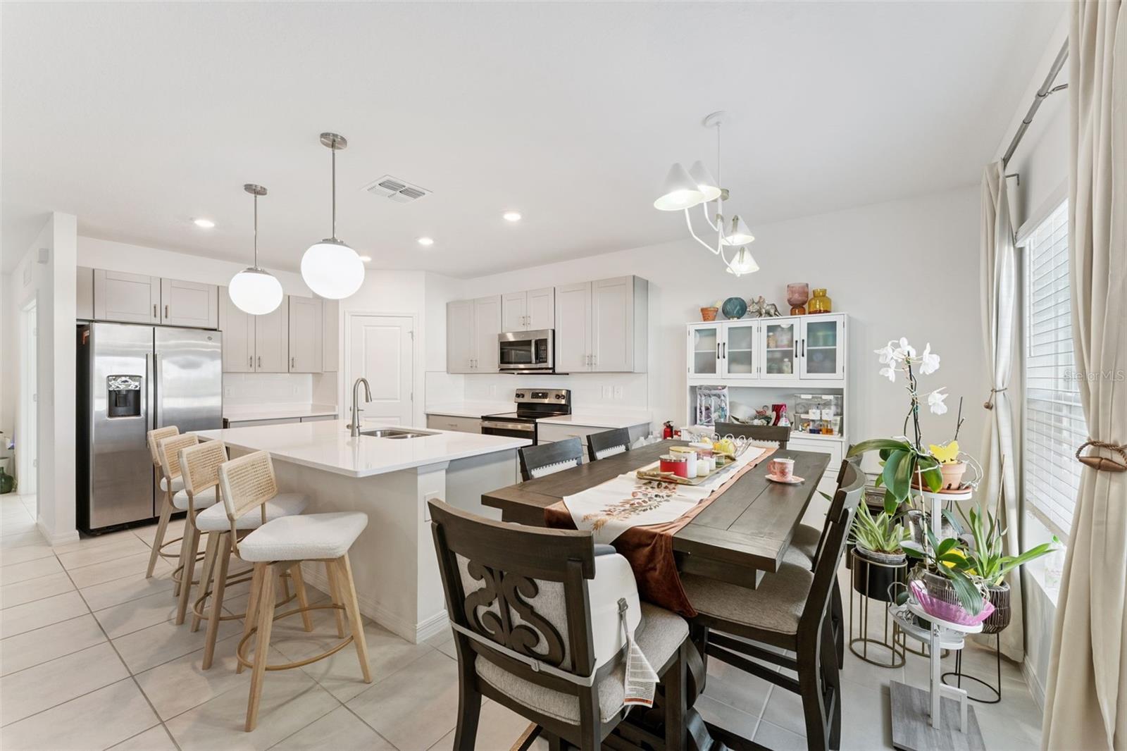 1111 CALICO POINTE CIR, GROVELAND, FL, 34736