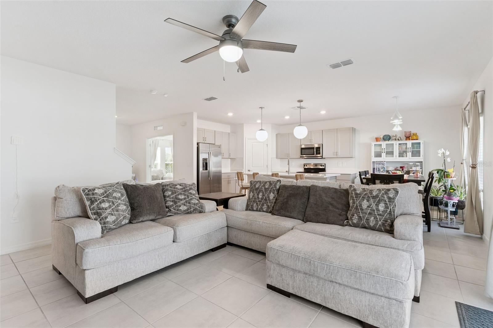 1111 CALICO POINTE CIR, GROVELAND, FL, 34736