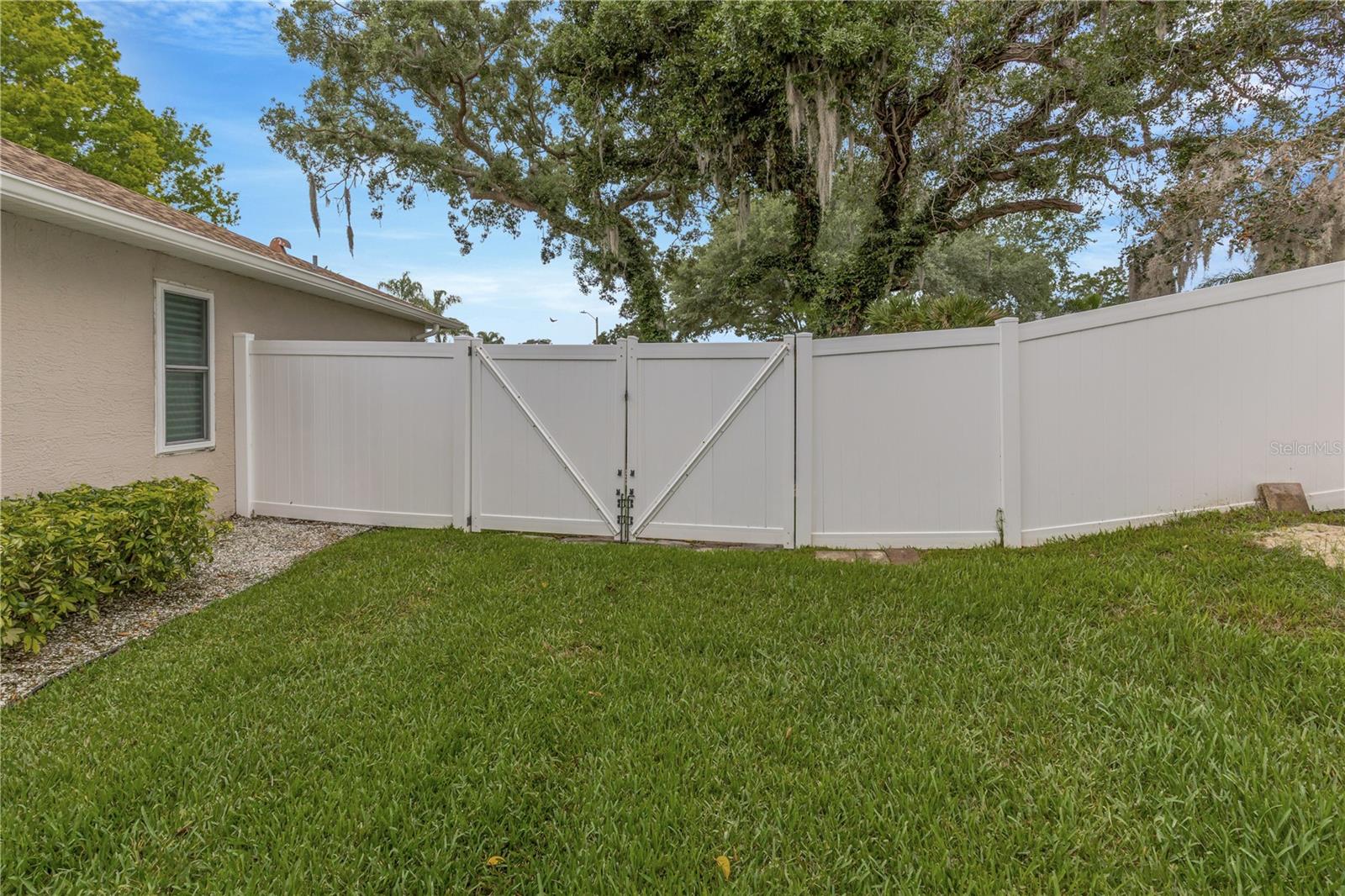 727 HIDDEN LAKE DR, TARPON SPRINGS, FL, 34689