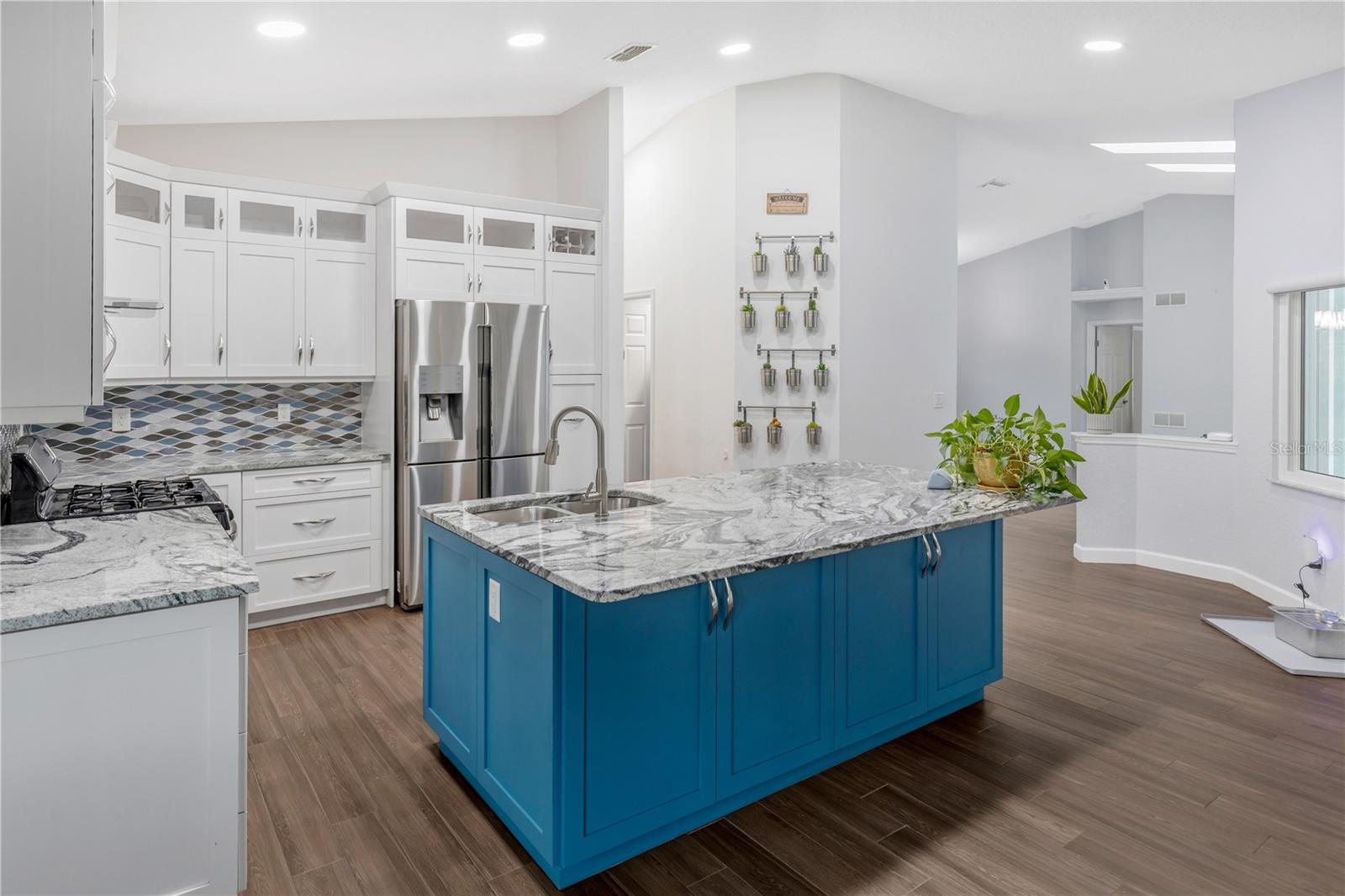 727 HIDDEN LAKE DR, TARPON SPRINGS, FL, 34689