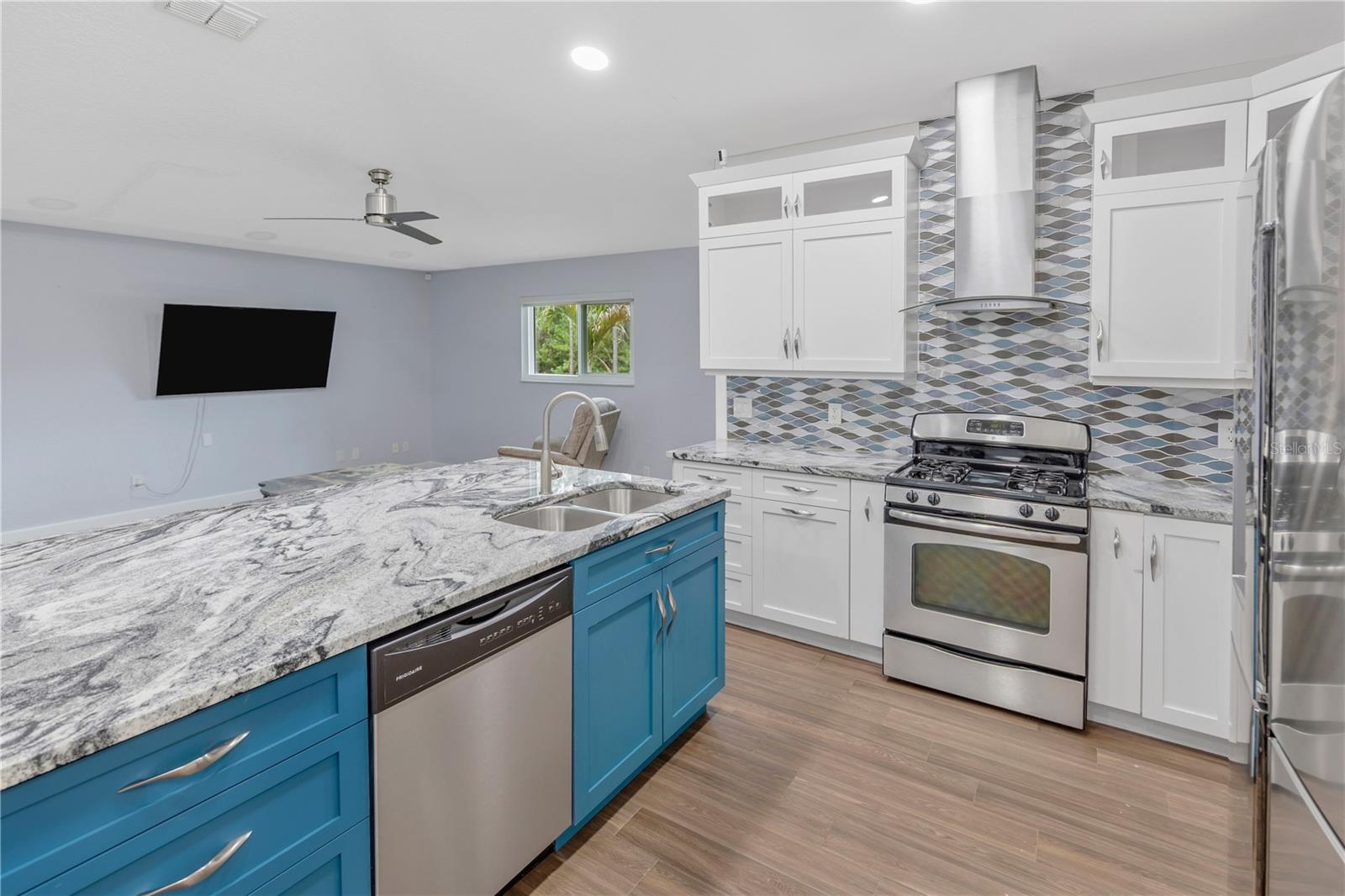 727 HIDDEN LAKE DR, TARPON SPRINGS, FL, 34689
