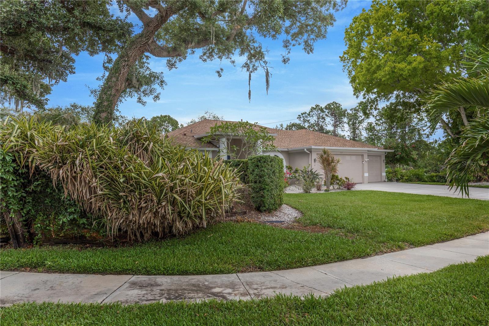 727 HIDDEN LAKE DR, TARPON SPRINGS, FL, 34689