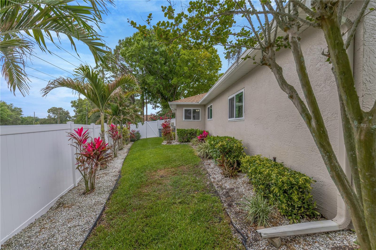 727 HIDDEN LAKE DR, TARPON SPRINGS, FL, 34689