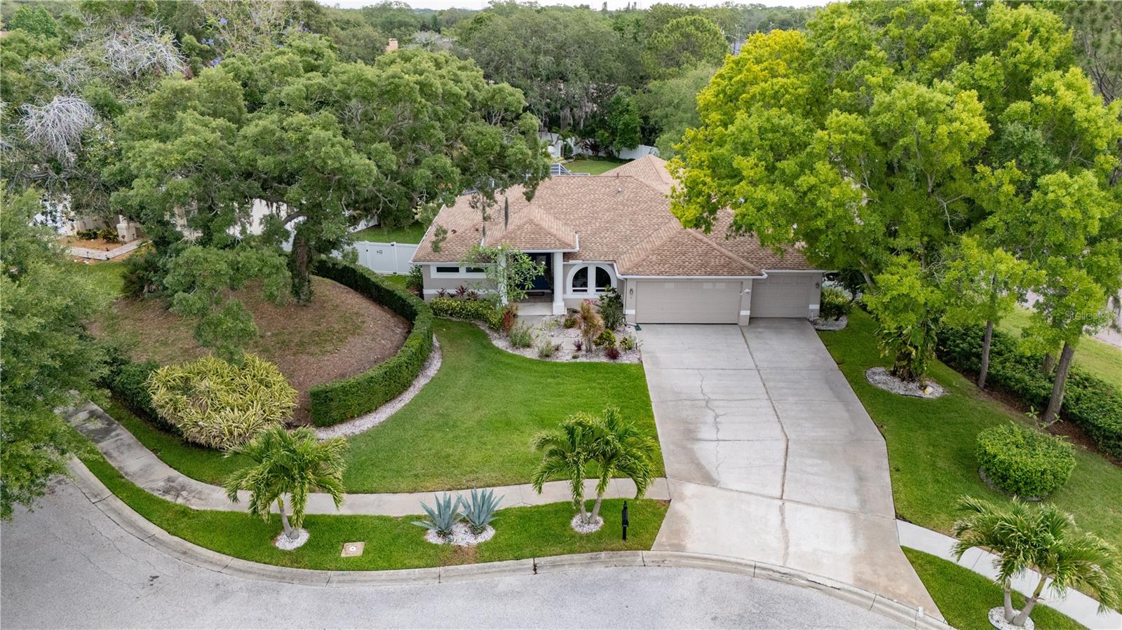 727 HIDDEN LAKE DR, TARPON SPRINGS, FL, 34689
