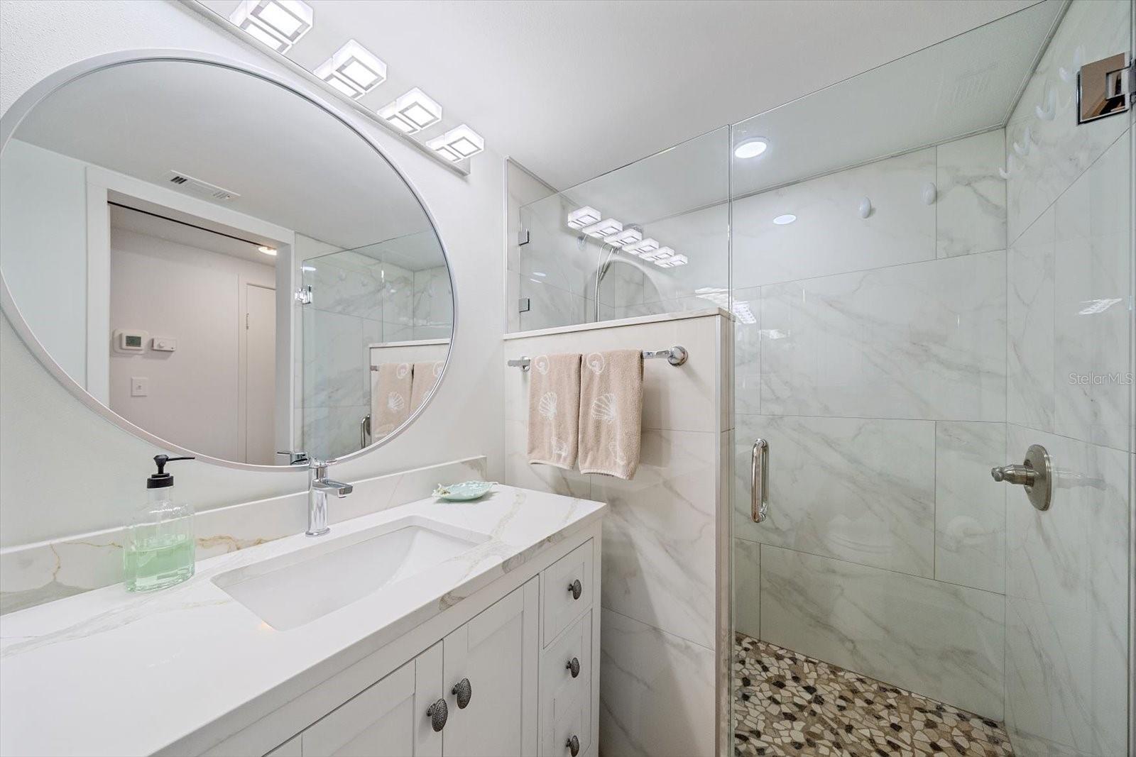 100 SANDS POINT RD #225, LONGBOAT KEY, FL, 34228