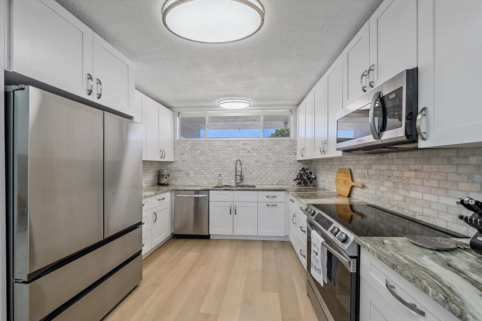 100 SANDS POINT RD #225, LONGBOAT KEY, FL, 34228
