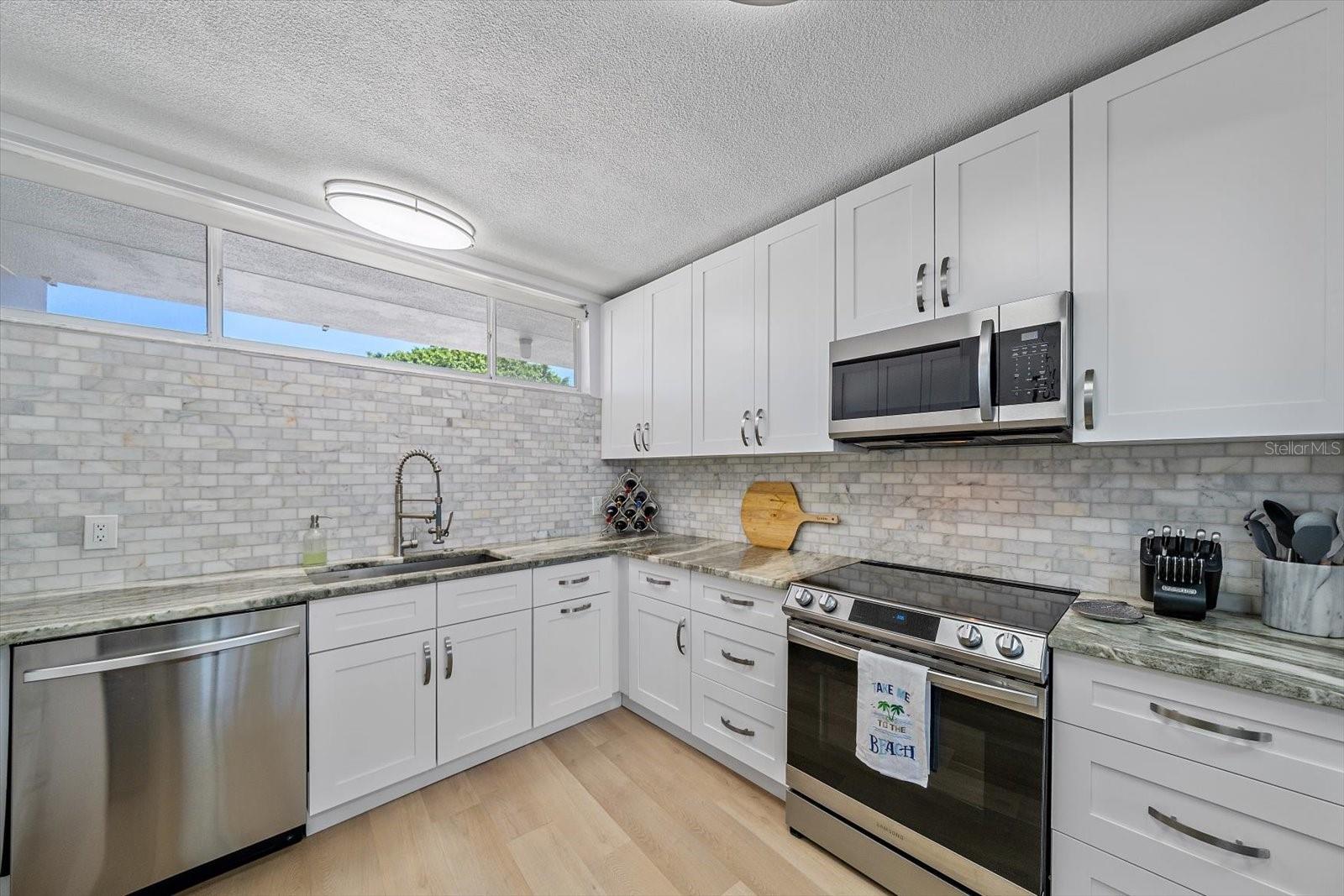 100 SANDS POINT RD #225, LONGBOAT KEY, FL, 34228