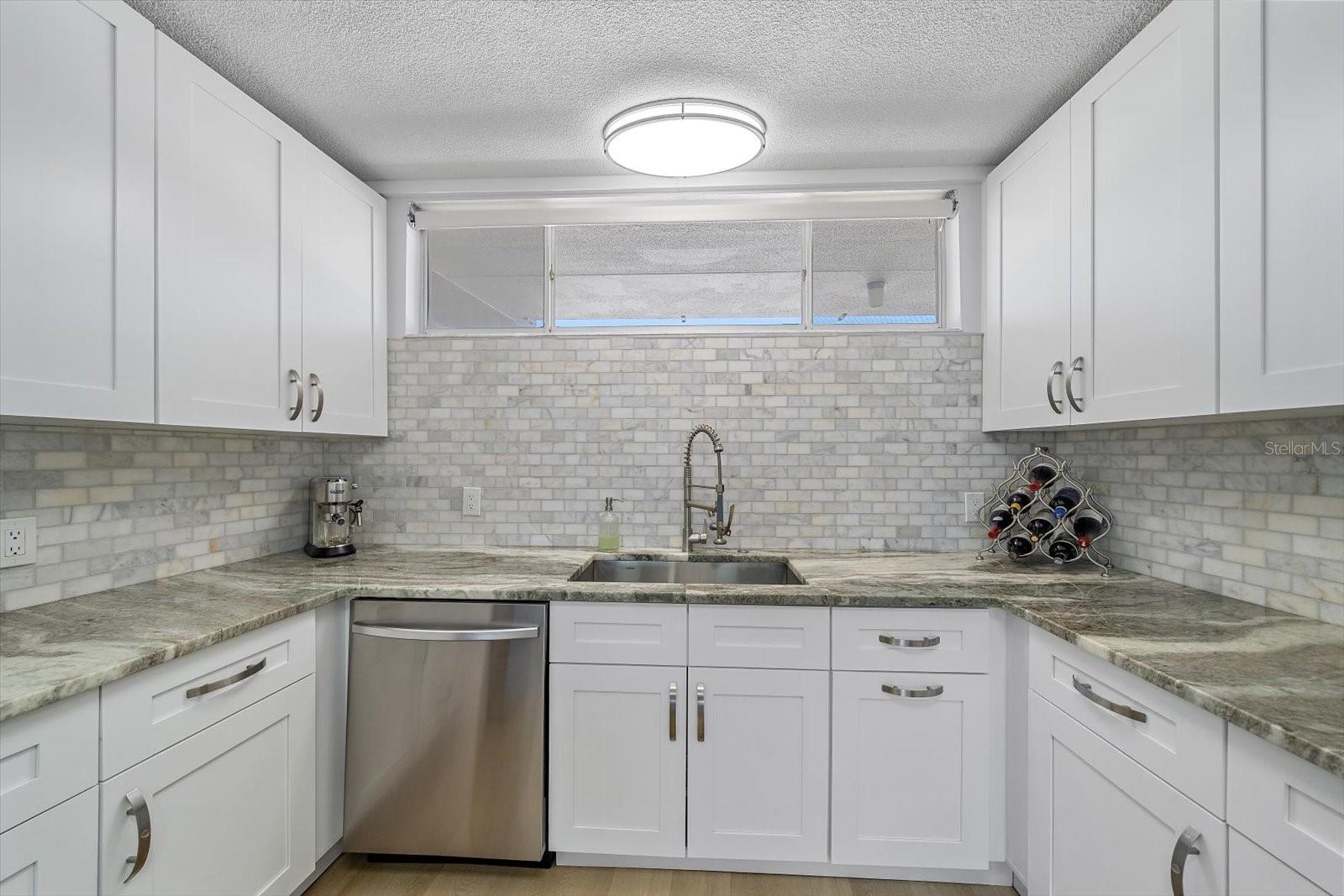 100 SANDS POINT RD #225, LONGBOAT KEY, FL, 34228