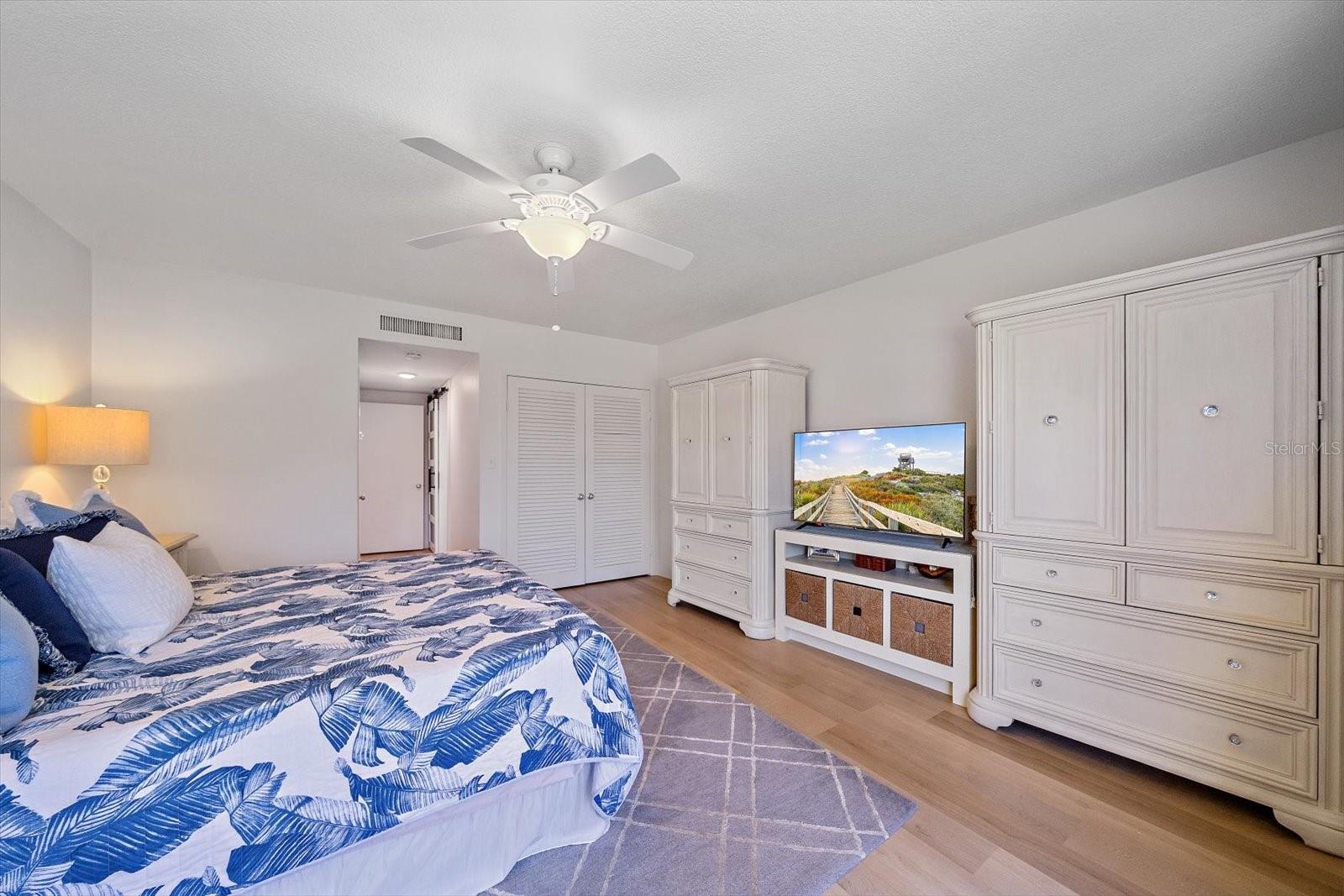 100 SANDS POINT RD #225, LONGBOAT KEY, FL, 34228