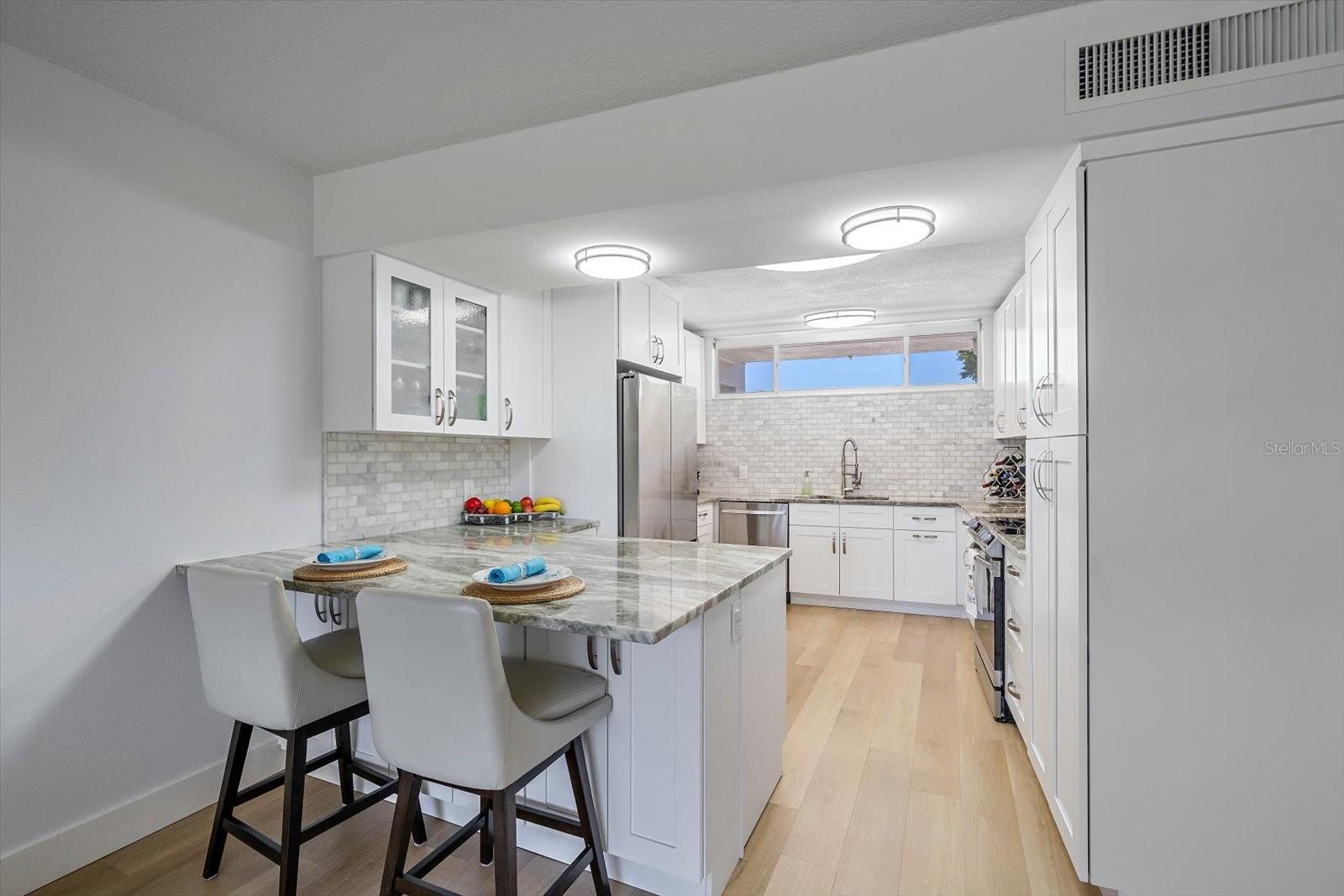 100 SANDS POINT RD #225, LONGBOAT KEY, FL, 34228