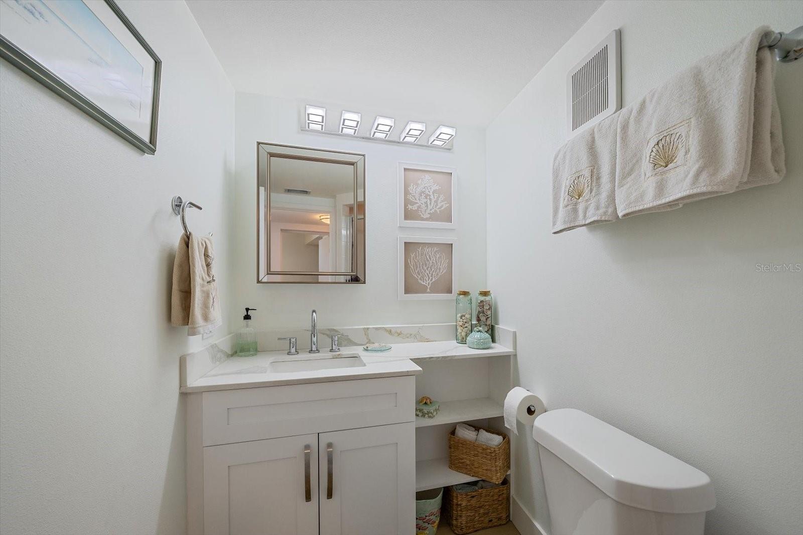 100 SANDS POINT RD #225, LONGBOAT KEY, FL, 34228