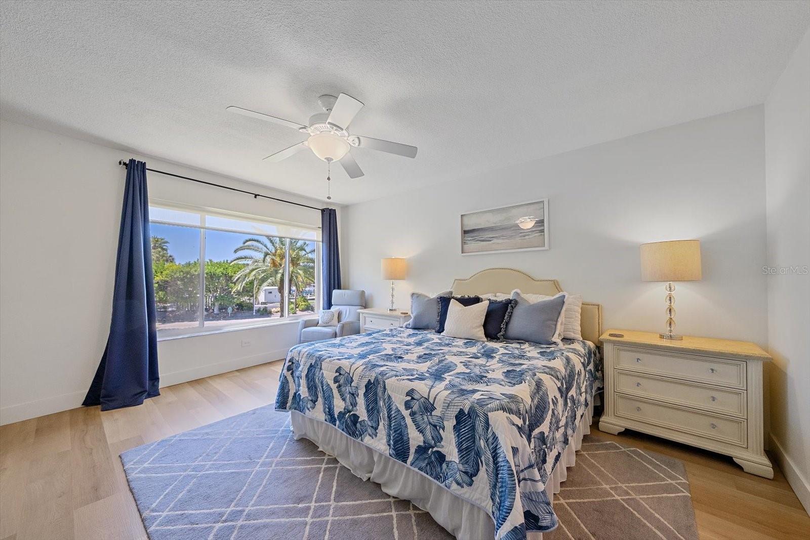 100 SANDS POINT RD #225, LONGBOAT KEY, FL, 34228