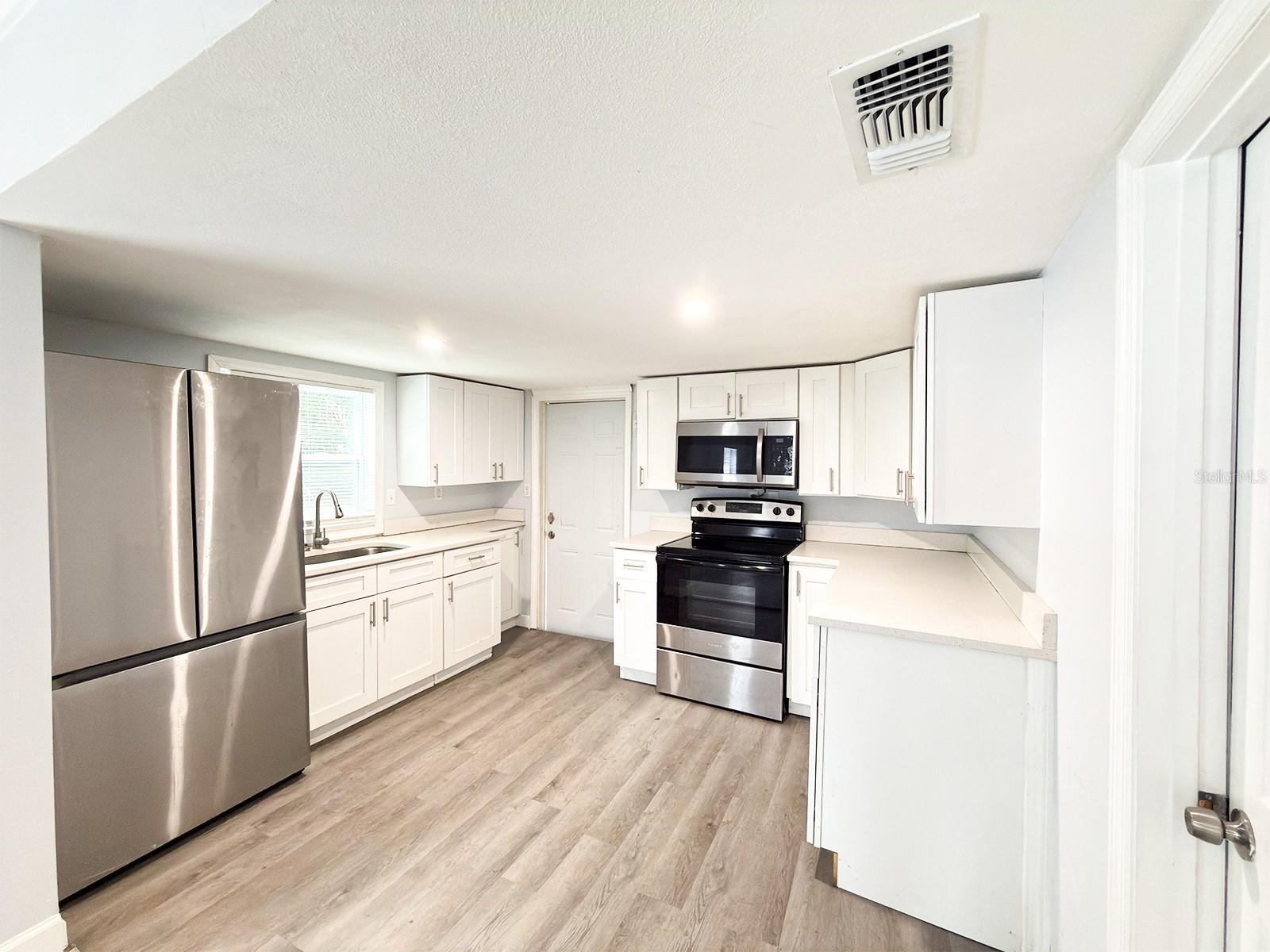 2882 SANFORD AVE, SANFORD, FL, 32773