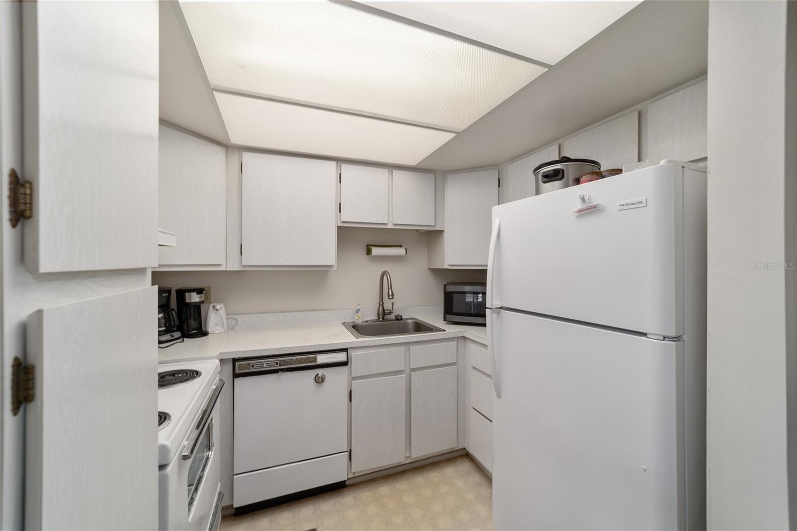 557 MIDWAY DR #B, OCALA, FL, 34472