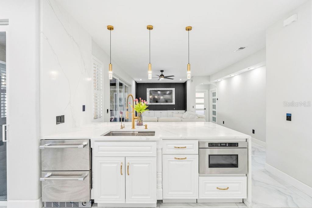 811 SANDCASTLE CIR, BRANDON, FL, 33511