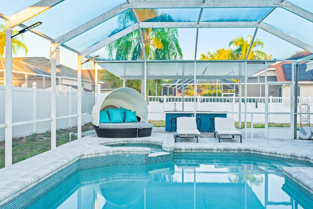 811 SANDCASTLE CIR, BRANDON, FL, 33511