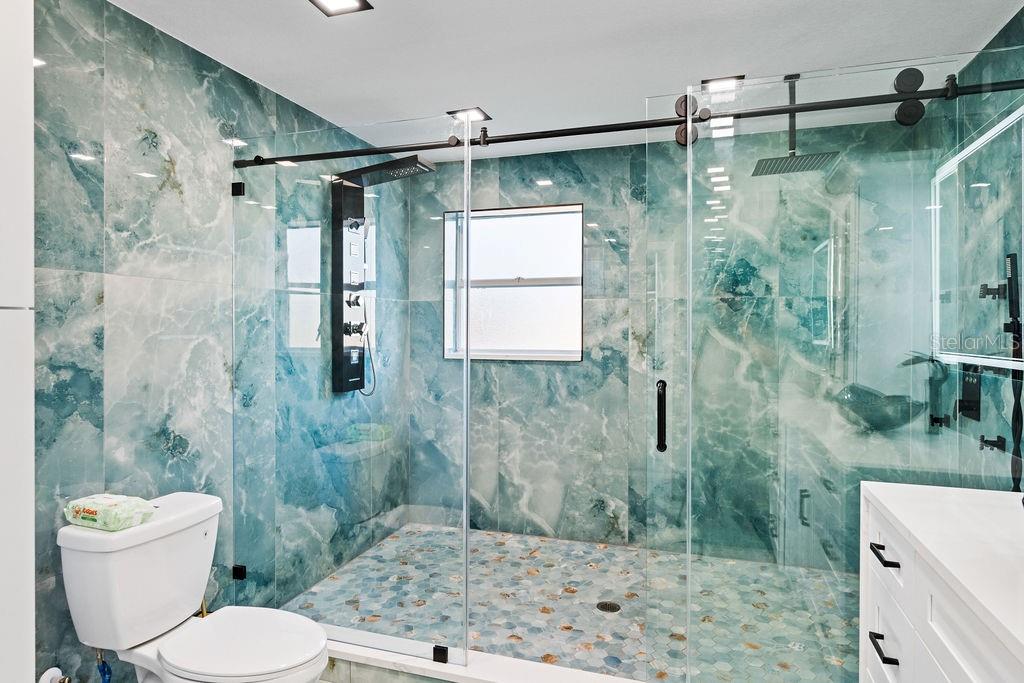 811 SANDCASTLE CIR, BRANDON, FL, 33511