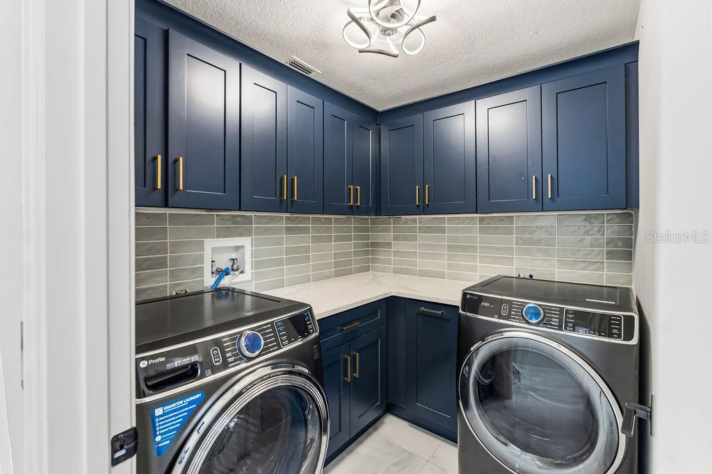 811 SANDCASTLE CIR, BRANDON, FL, 33511