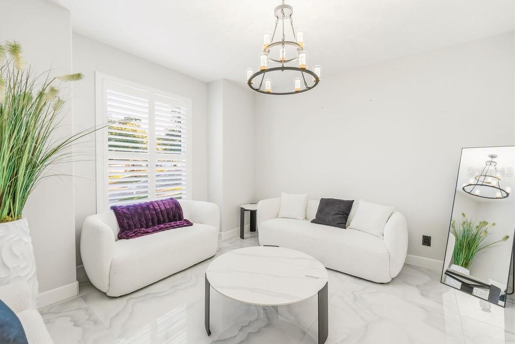 811 SANDCASTLE CIR, BRANDON, FL, 33511