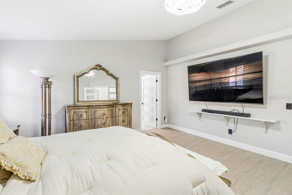 811 SANDCASTLE CIR, BRANDON, FL, 33511
