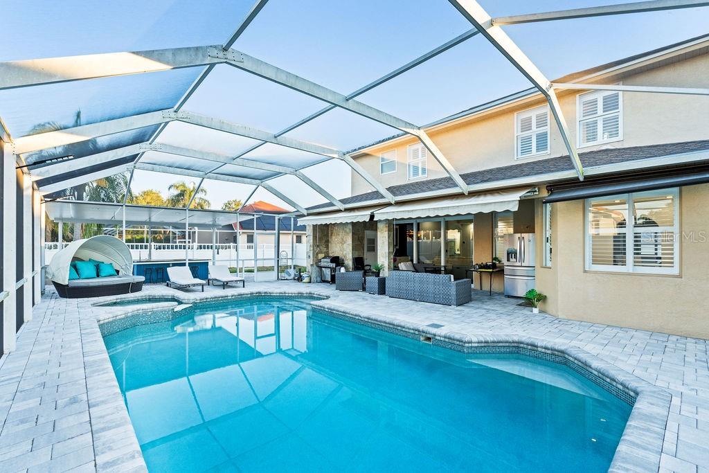 811 SANDCASTLE CIR, BRANDON, FL, 33511