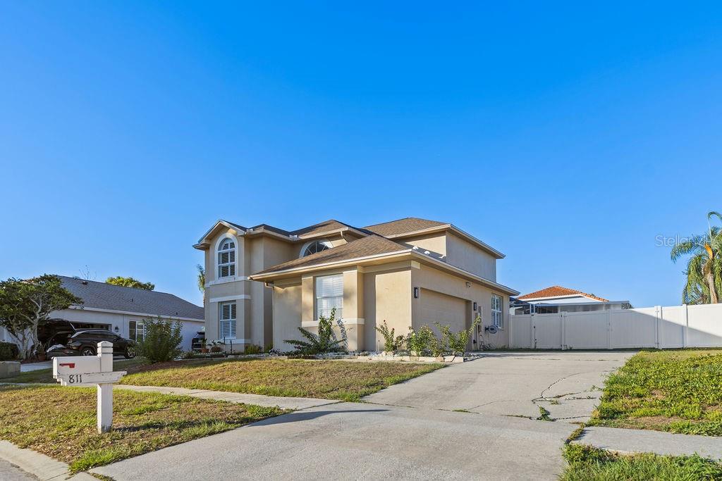 811 SANDCASTLE CIR, BRANDON, FL, 33511
