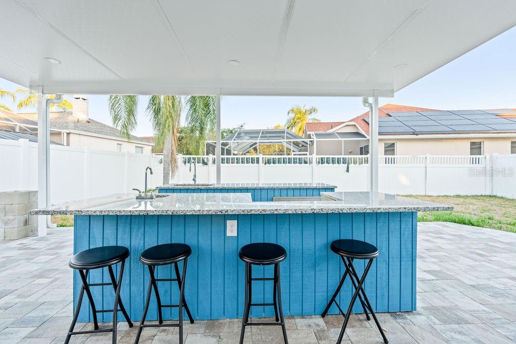 811 SANDCASTLE CIR, BRANDON, FL, 33511