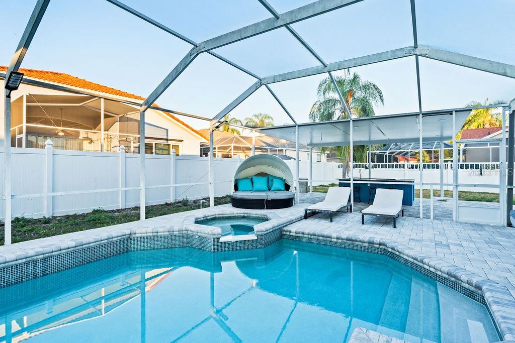 811 SANDCASTLE CIR, BRANDON, FL, 33511