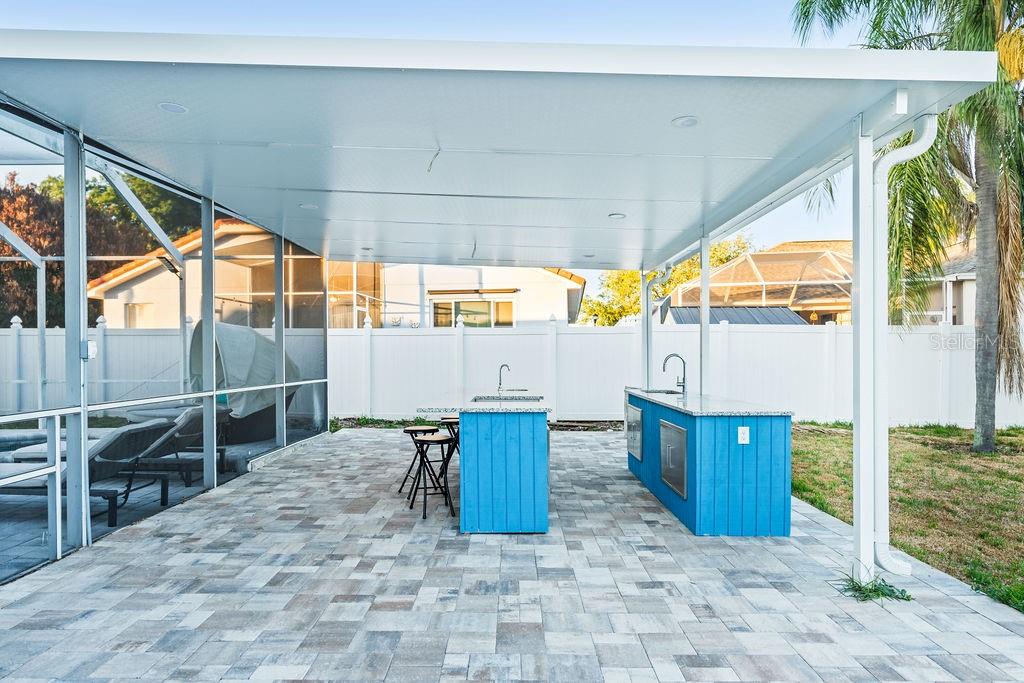 811 SANDCASTLE CIR, BRANDON, FL, 33511