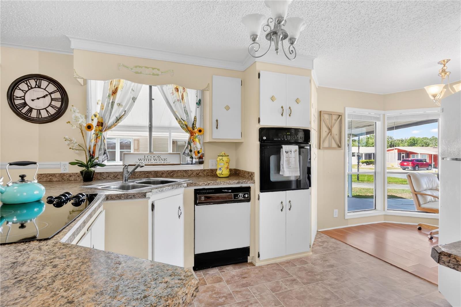 32520 W GOLF CT, LEESBURG, FL, 34748