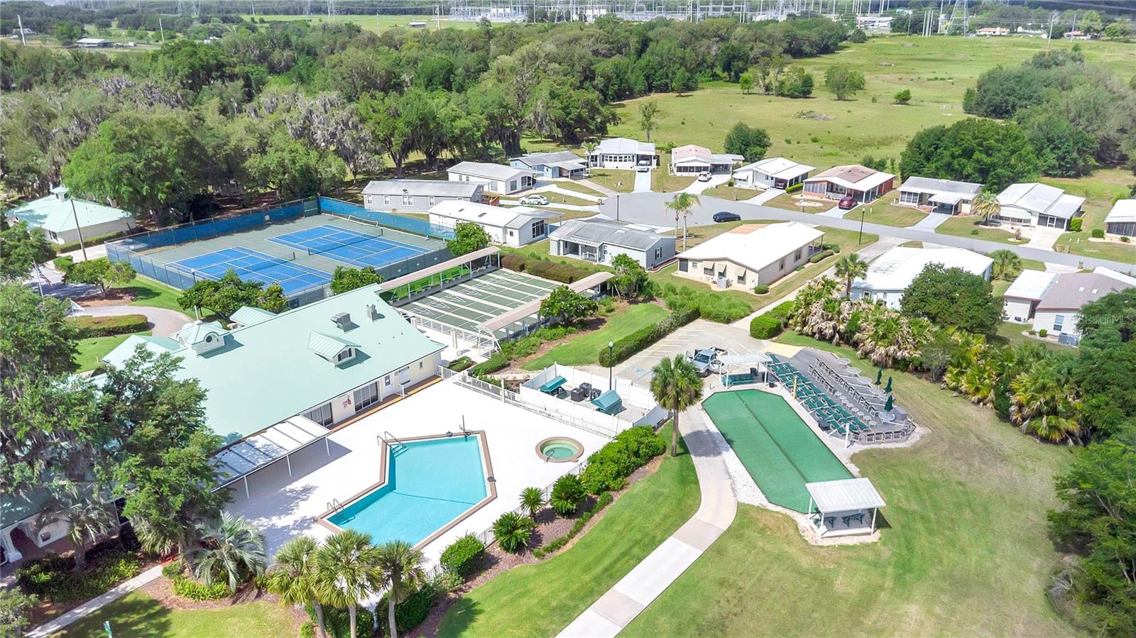 32520 W GOLF CT, LEESBURG, FL, 34748