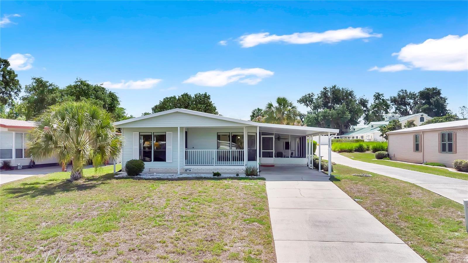 32520 W GOLF CT, LEESBURG, FL, 34748