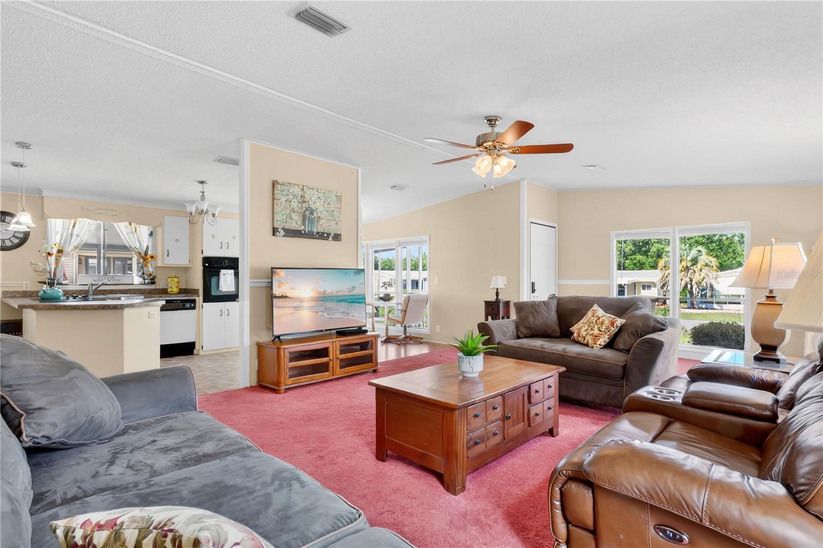 32520 W GOLF CT, LEESBURG, FL, 34748
