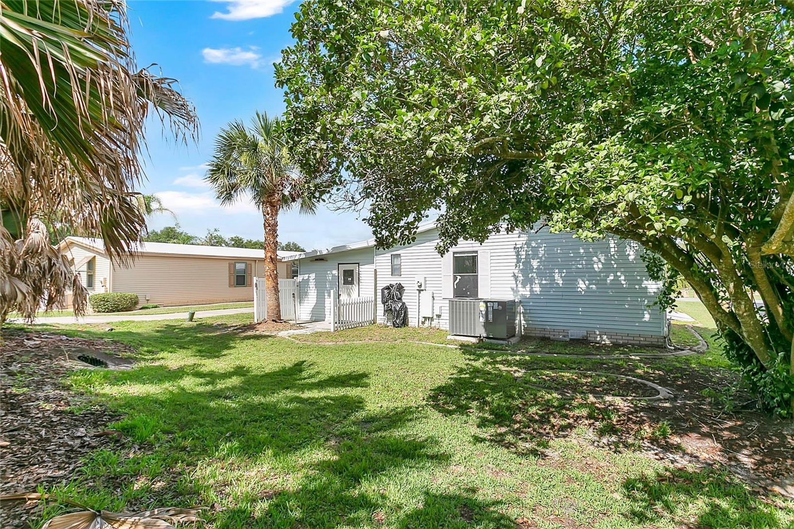 32520 W GOLF CT, LEESBURG, FL, 34748