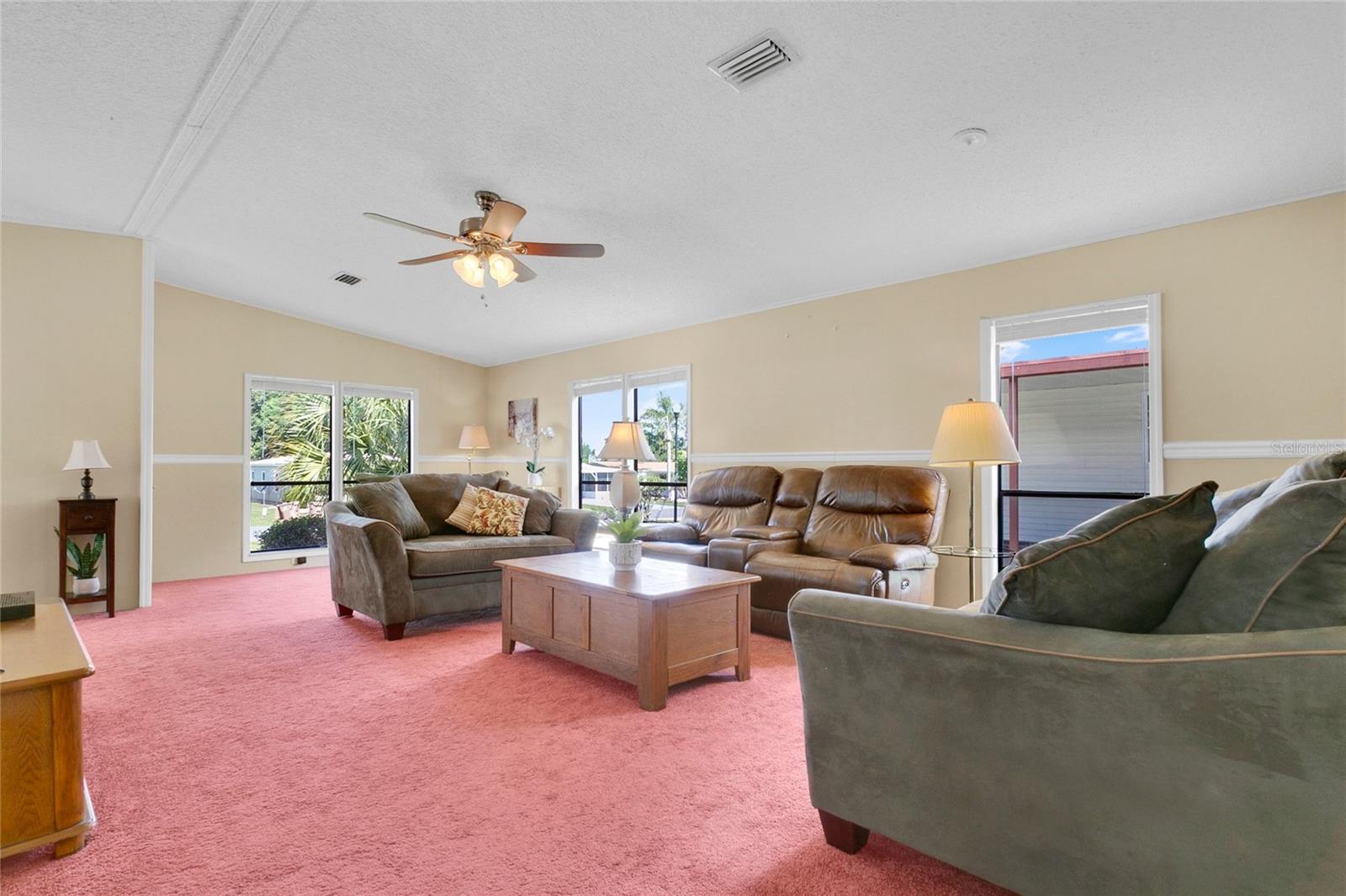 32520 W GOLF CT, LEESBURG, FL, 34748