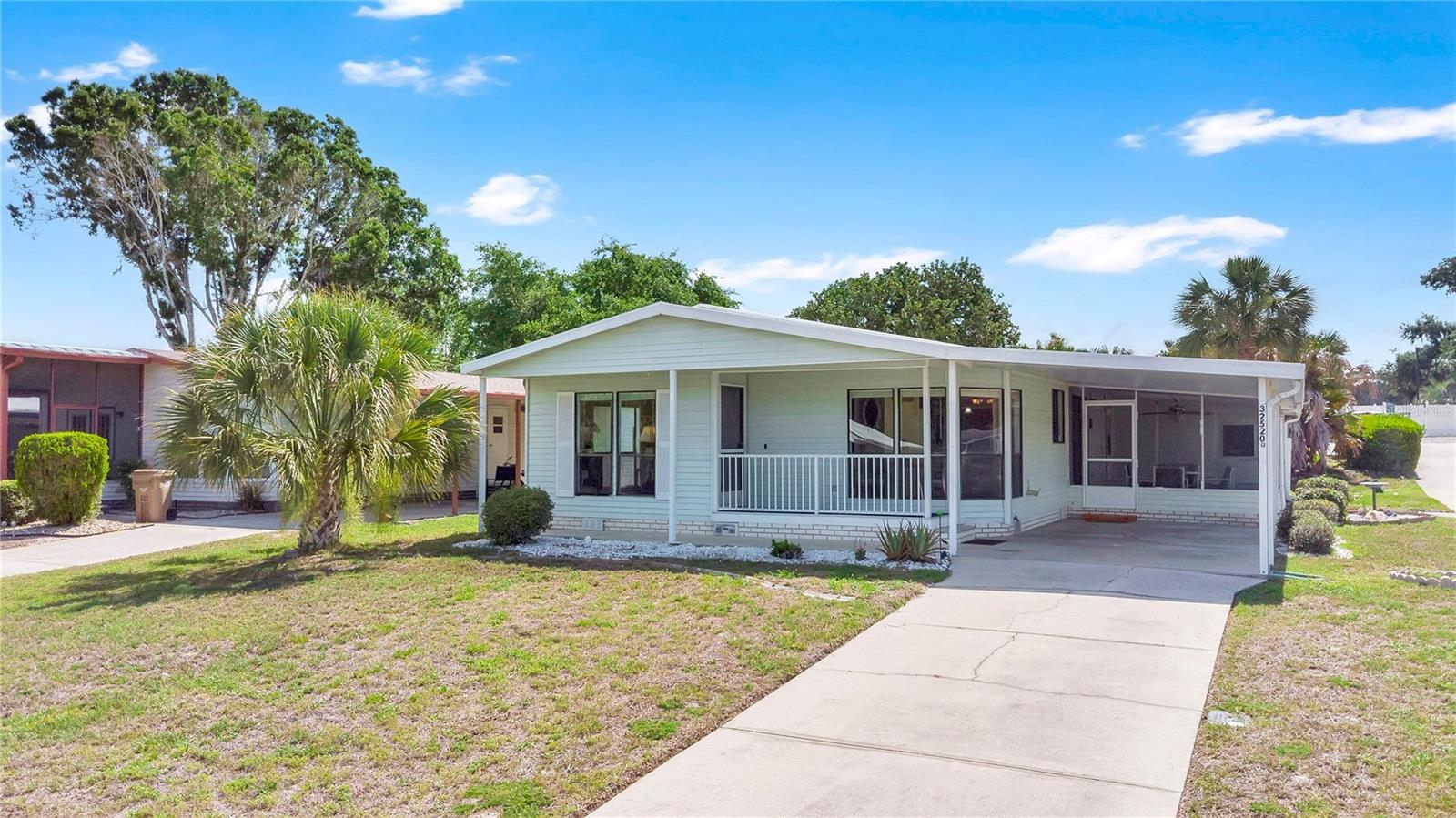 32520 W GOLF CT, LEESBURG, FL, 34748