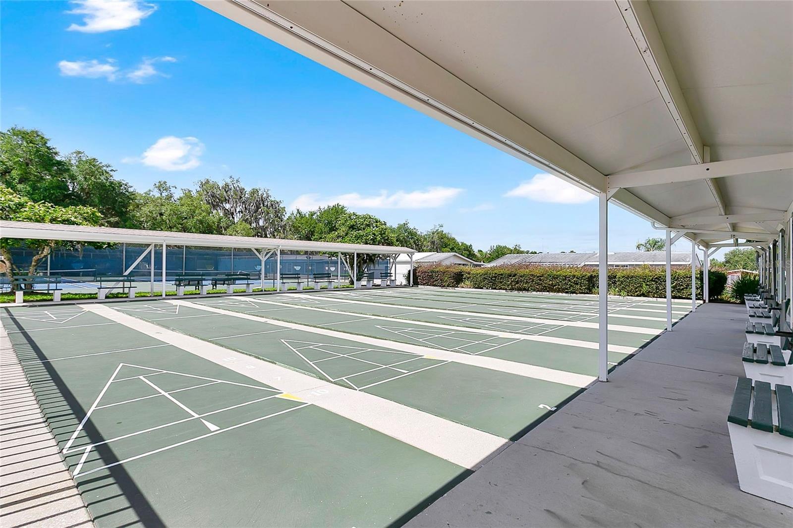 32520 W GOLF CT, LEESBURG, FL, 34748