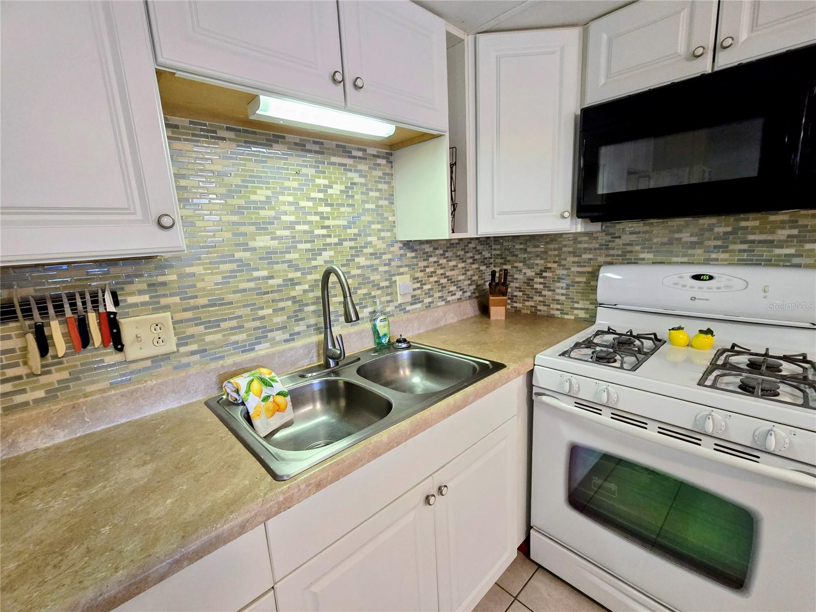 6235 PARKSEND LN, ZEPHYRHILLS, FL, 33542