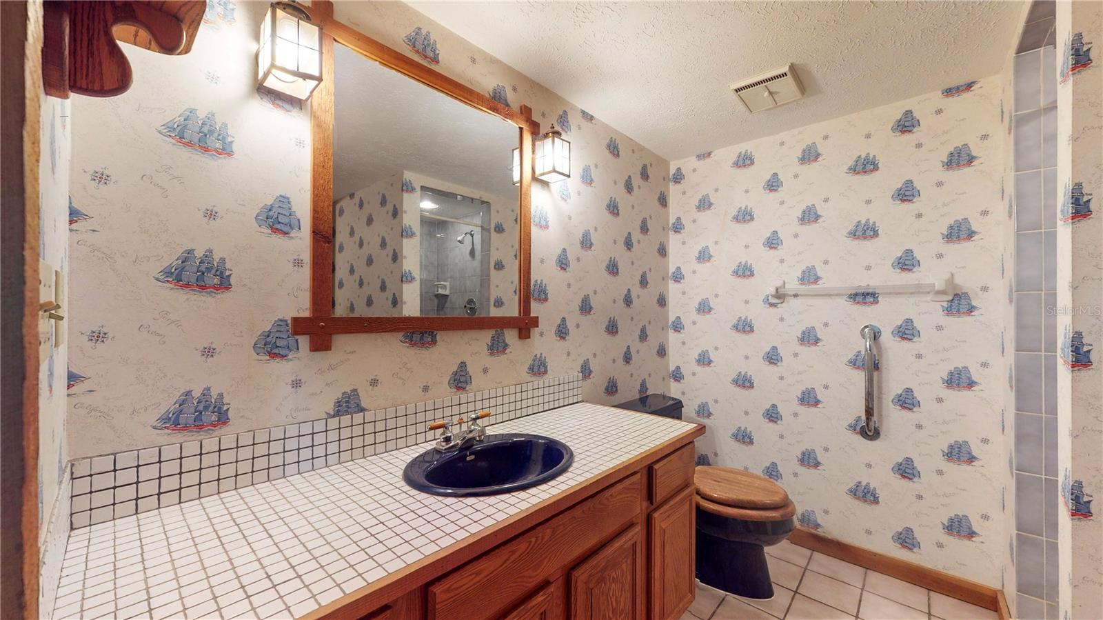 19803 READING RD, LUTZ, FL, 33558