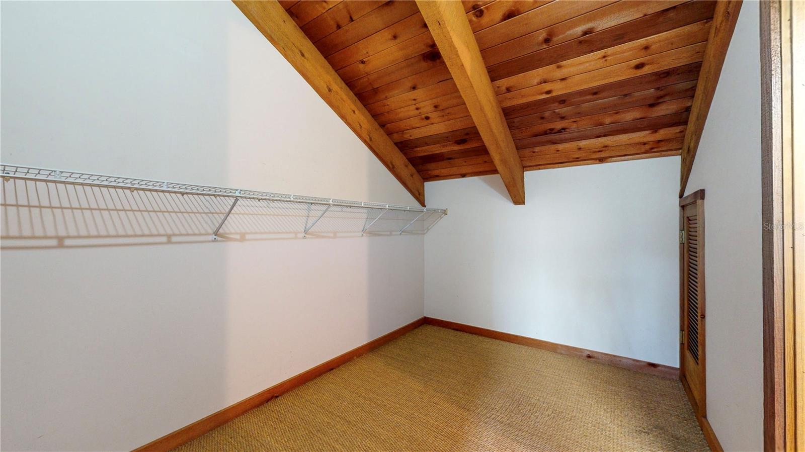 19803 READING RD, LUTZ, FL, 33558
