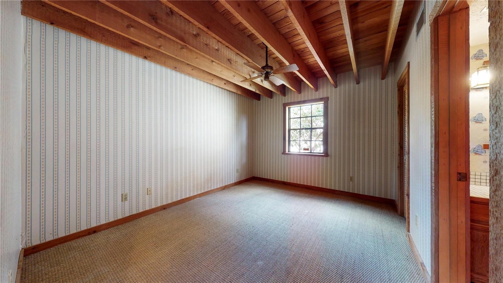 19803 READING RD, LUTZ, FL, 33558