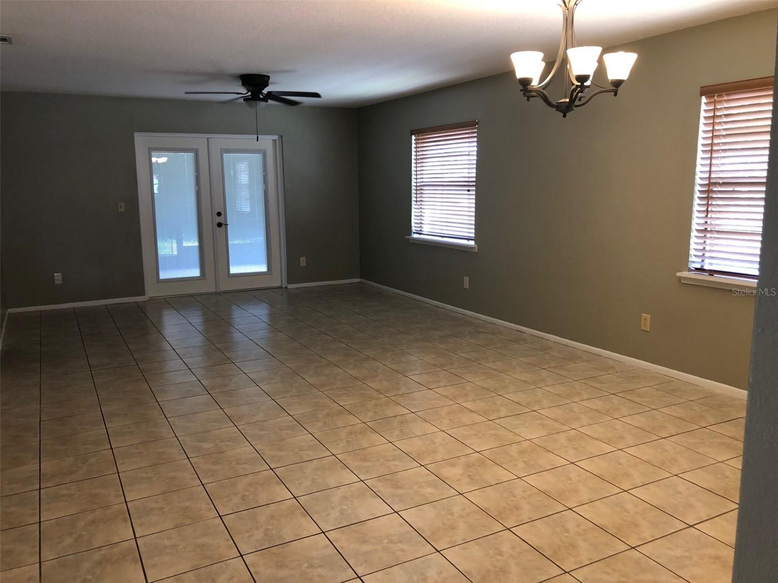 625 E 8TH AVE, MOUNT DORA, FL, 32757
